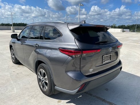Used 2021 Toyota Highlander XLE image 5
