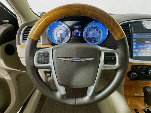 Used 2013 Chrysler 300 C image 11