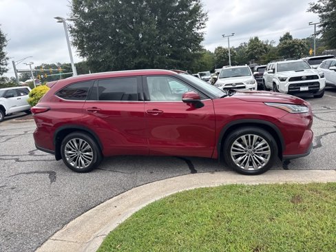 Used 2021 Toyota Highlander Platinum image 6