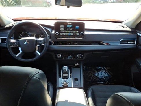 Used 2024 Mitsubishi Outlander Ralliart image 8