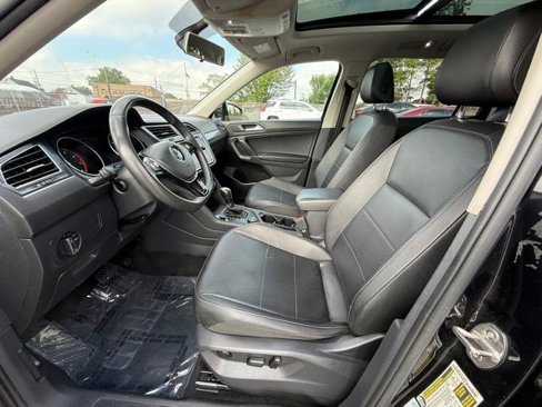 Used 2020 Volkswagen Tiguan SE R-Line image 19