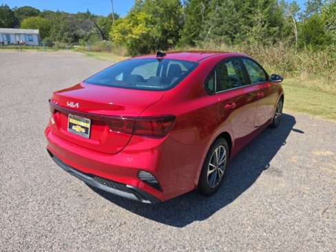 Used 2024 Kia Forte LXS w/ LXS Technology Package image 5