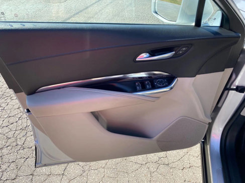 Used 2019 Cadillac XT4 Luxury w/ Cold Weather Package image 13