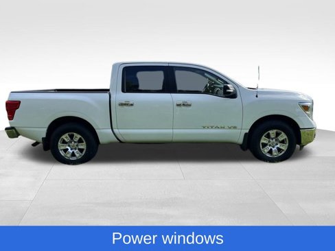 Used 2018 Nissan Titan SV image 7