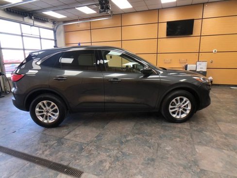 Certified 2020 Ford Escape SE image 8