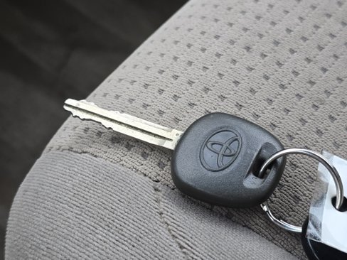 Used 2010 Toyota Sienna LE image 18