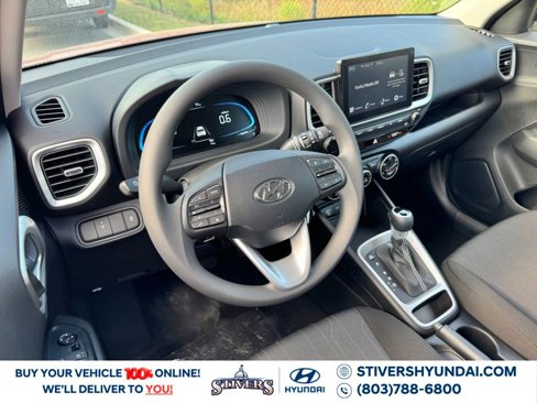 New 2025 Hyundai Venue SE image 2