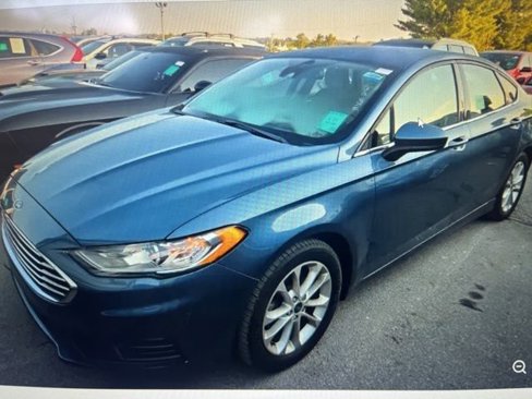 Used 2019 Ford Fusion SE image 1