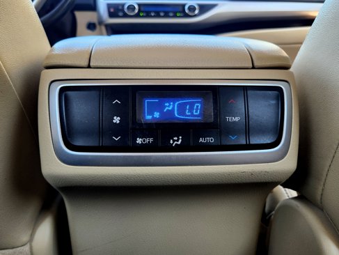 Used 2017 Toyota Highlander AWD V6 image 35