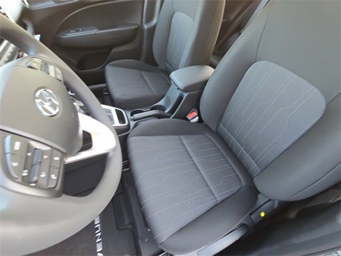 New 2025 Hyundai Venue SE image 15