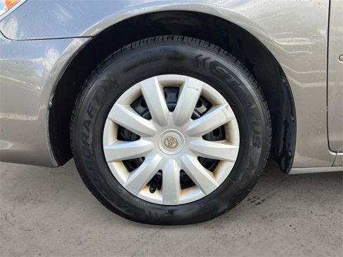 Used 2005 Toyota Camry LE image 13