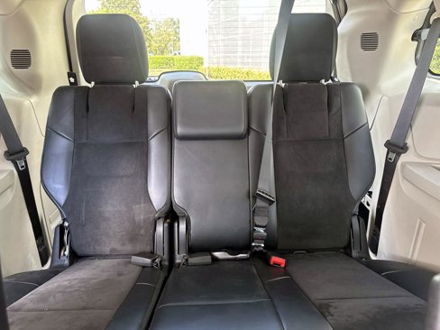 Used 2015 Chrysler Town & Country Limited w/ Trailer Tow Group image 18