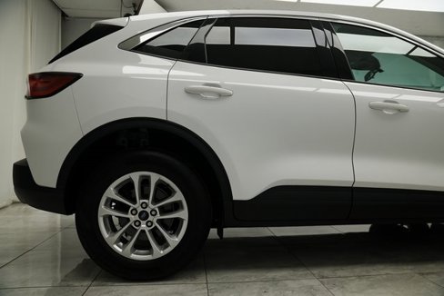 Used 2022 Ford Escape SE image 12