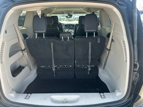 Used 2022 Chrysler Pacifica Touring-L image 11