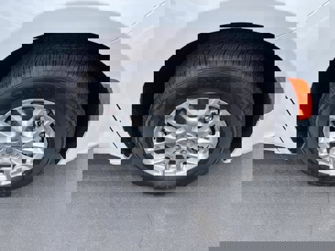 New 2025 Chrysler Voyager LX image 4