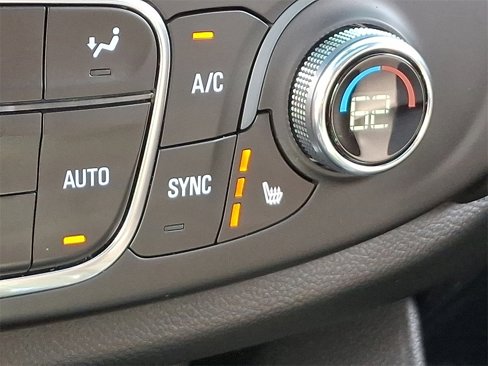 Used 2022 Chevrolet Traverse LT w/ LT Premium Package image 28