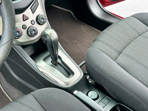 Used 2013 Chevrolet Sonic LT image 10