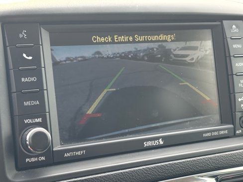 Used 2015 Chrysler Town & Country Touring w/ Driver Convenience Group image 17