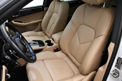 Used 2025 Porsche Macan image 40