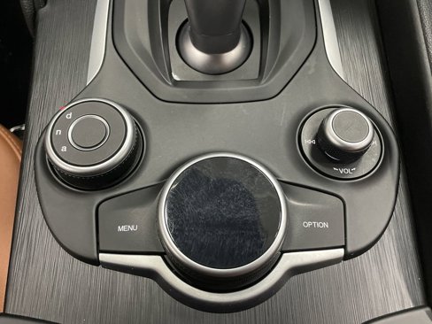 Used 2018 Alfa Romeo Giulia AWD image 22