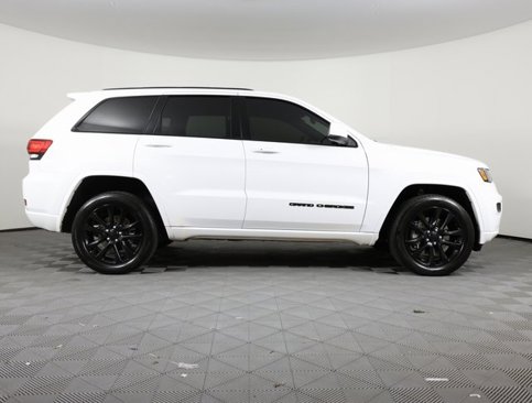 Used 2021 Jeep Grand Cherokee Laredo X image 4
