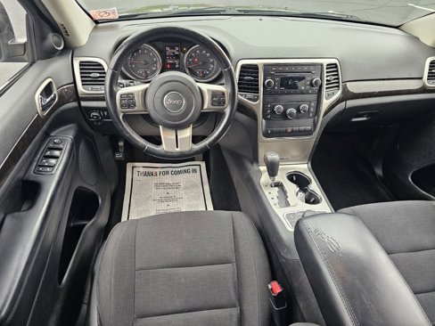 Used 2013 Jeep Grand Cherokee Laredo w/ Laredo E Group image 16