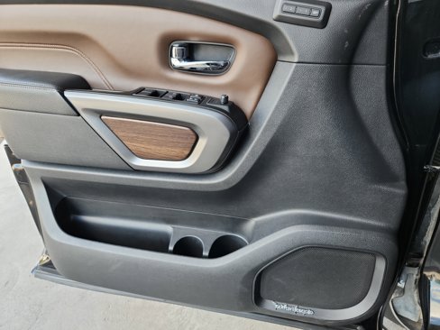 Used 2017 Nissan Titan Platinum Reserve image 13