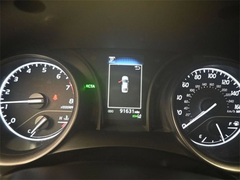 Used 2022 Toyota Camry SE image 20