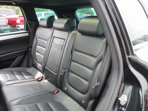 Used 2014 Volkswagen Touareg VR6 image 18