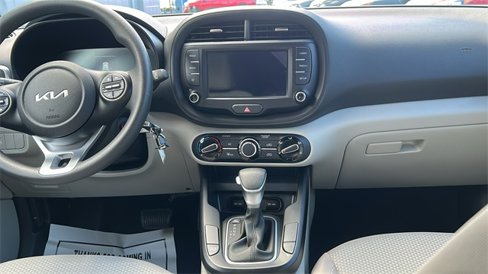 Used 2023 Kia Soul LX image 15