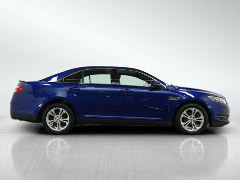 Used 2015 Ford Taurus SEL image 6