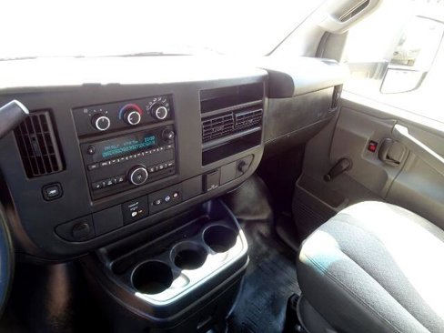 Used 2017 Chevrolet Express 3500 image 27