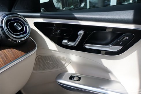 Used 2023 Mercedes-Benz C 300 Sedan w/ Exclusive Trim Package image 24