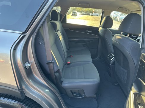 Used 2019 Kia Sorento LX w/ LX V6 Convenience Package image 18