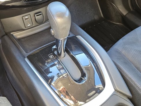 Used 2015 Nissan Rogue SV w/ SV Premium Package image 27