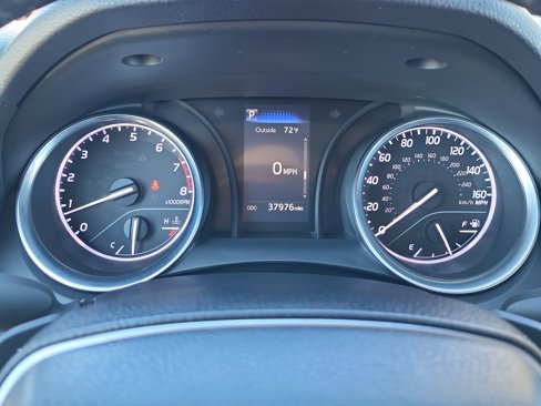 Used 2018 Toyota Camry SE image 18