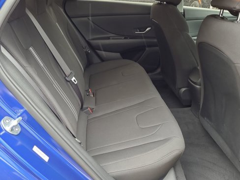 Used 2023 Hyundai Elantra SEL w/ Convenience Package image 16