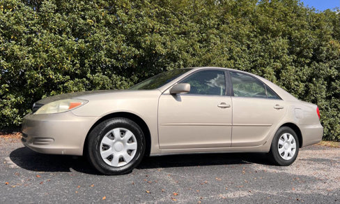 Used 2004 Toyota Camry LE image 3