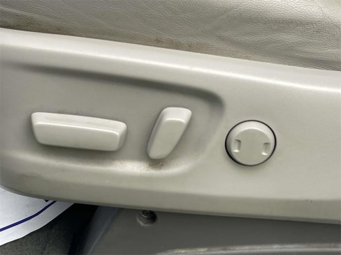 Used 2016 Toyota Sienna XLE image 17