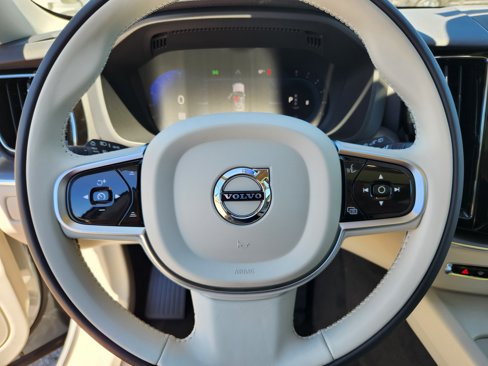 New 2025 Volvo XC60 B5 Core image 34