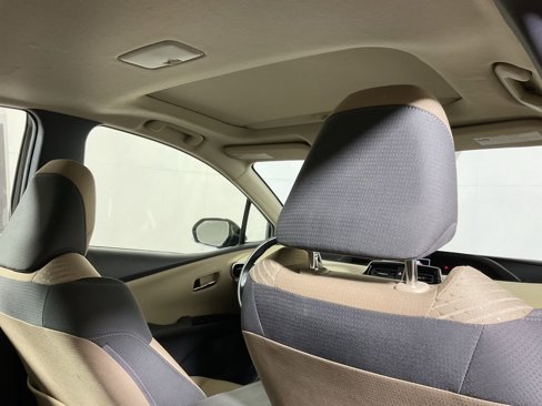 Used 2017 Toyota Prius Two image 2