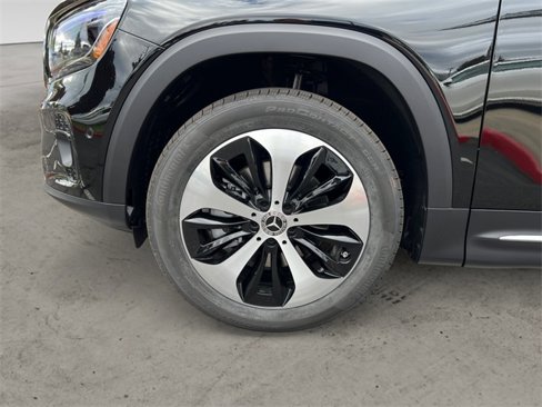 New 2025 Mercedes-Benz GLB 250 4MATIC image 14