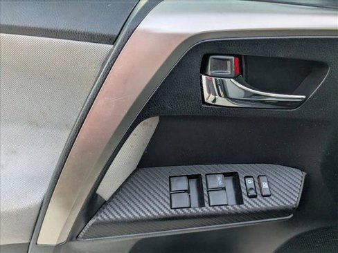 Used 2014 Toyota RAV4 XLE image 10
