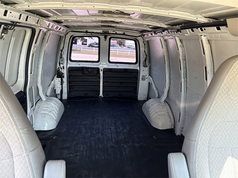 Used 2017 Chevrolet Express 2500 image 20