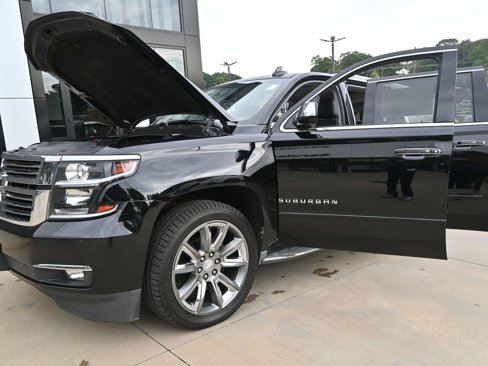 Used 2016 Chevrolet Suburban LTZ image 9
