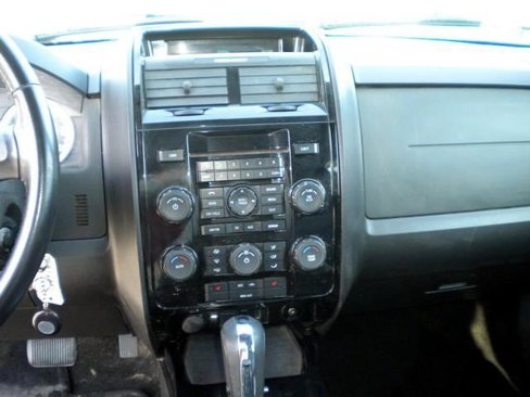 Used 2010 Ford Escape Limited image 7