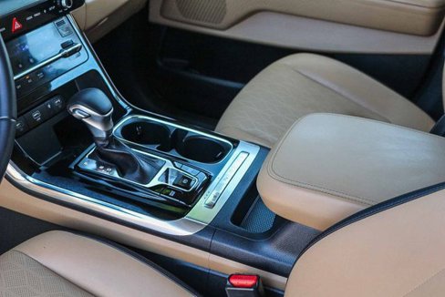 Used 2024 Kia Carnival EX image 24
