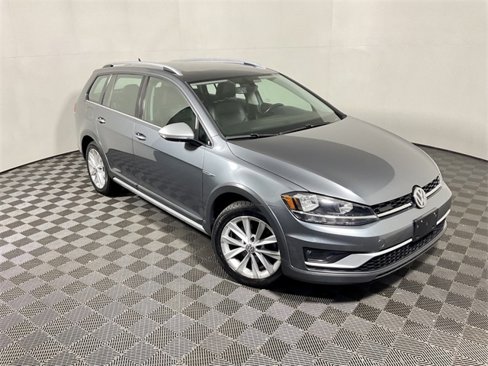 Used 2019 Volkswagen Golf Alltrack S image 4
