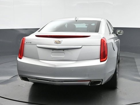 Used 2017 Cadillac XTS Luxury image 6