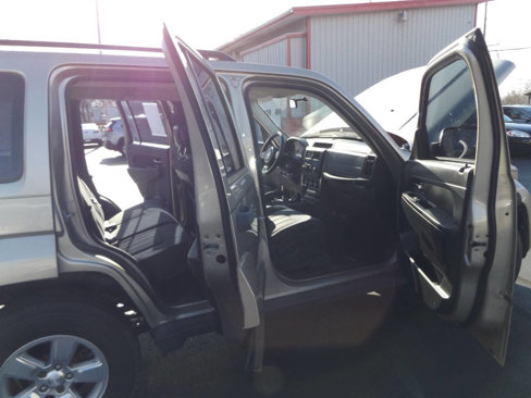 Used 2011 Jeep Liberty Sport image 20